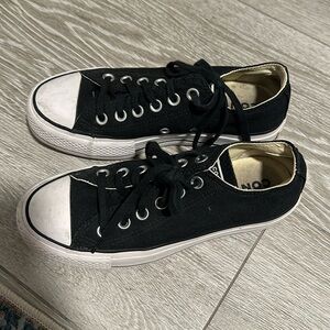 Converse gently used